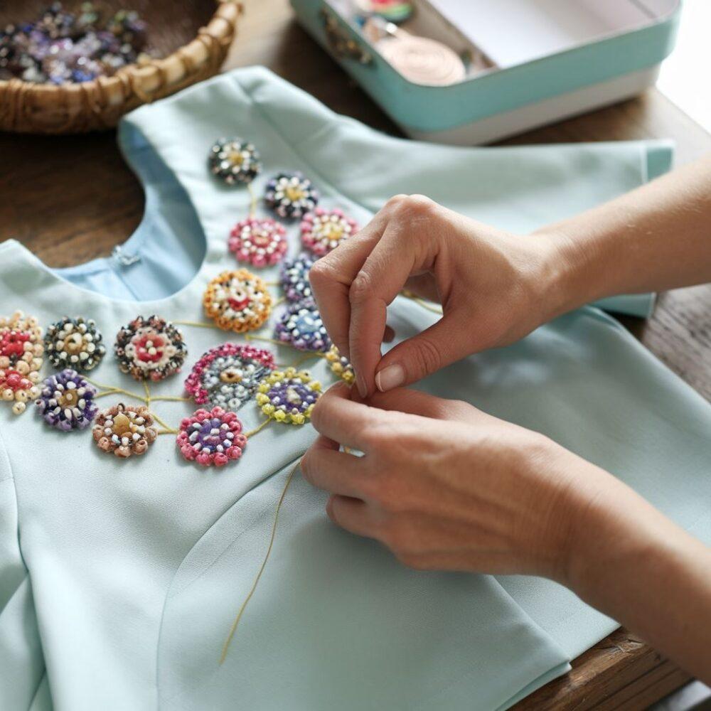 bluzka DIY z koralikami