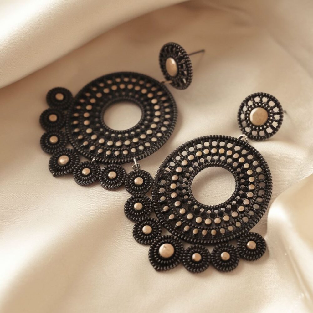 czarne kolczyki boho