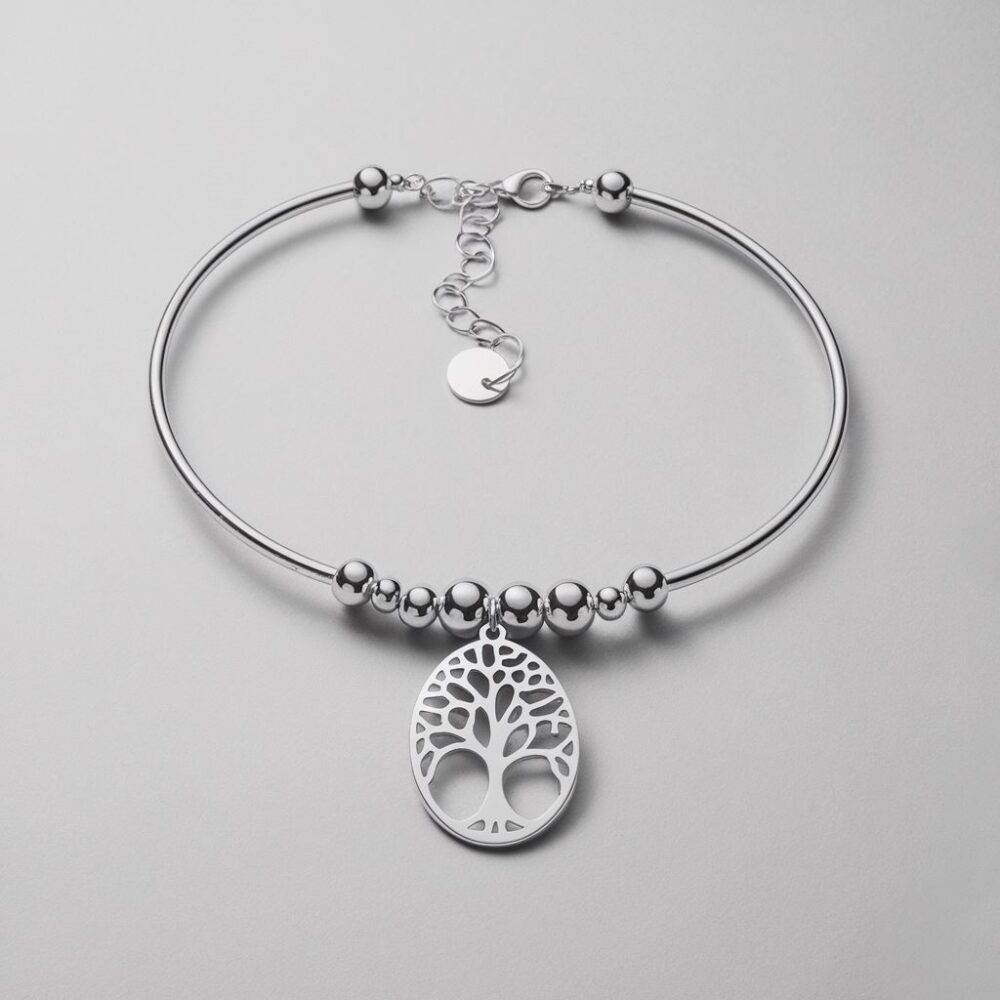 detale srebrnego naszyjnika