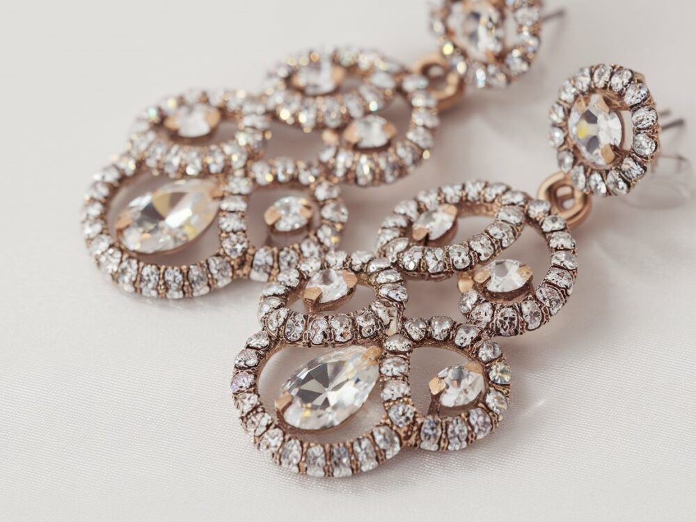 długie kolczyki kryształowe