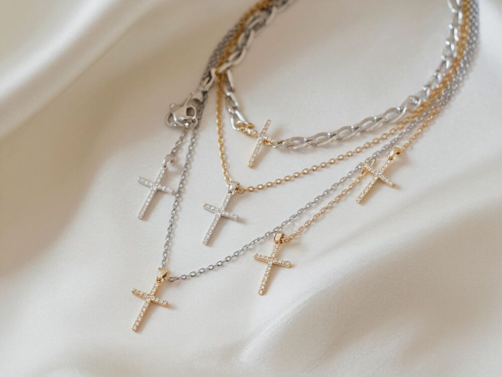 elegancki naszyjnik warstwowy