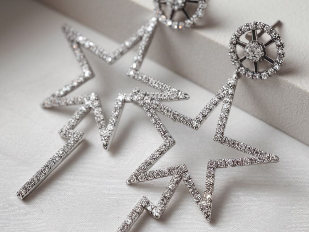 kolczyki z motywem gwiazdy