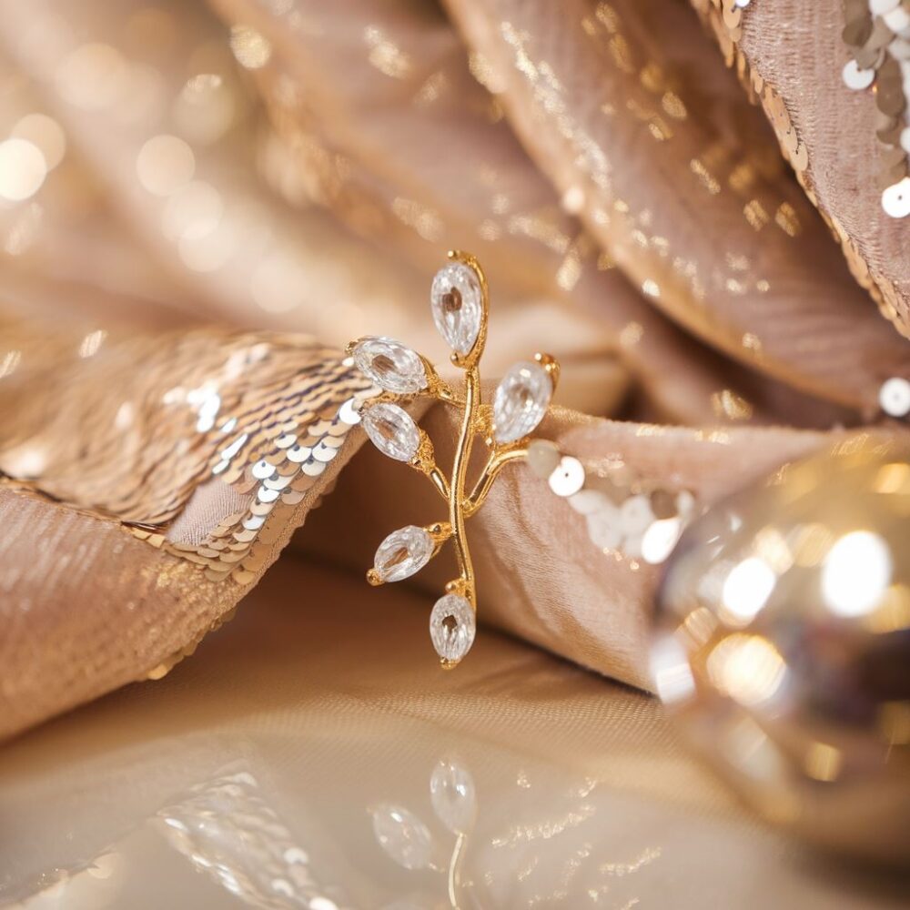 modne kolczyki do cekinowej sukienki