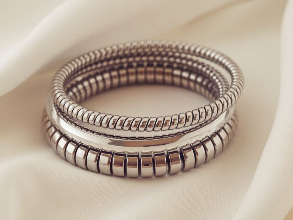 nowoczesna bransoletka na rękę