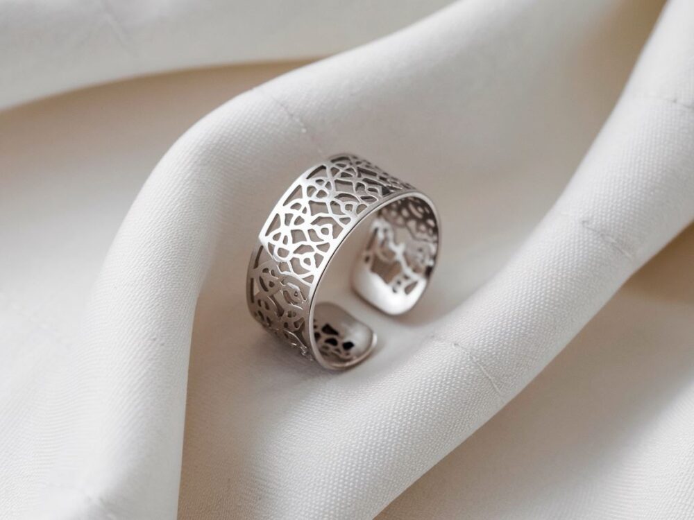 pierścionek ażurowy stal chirurgiczna