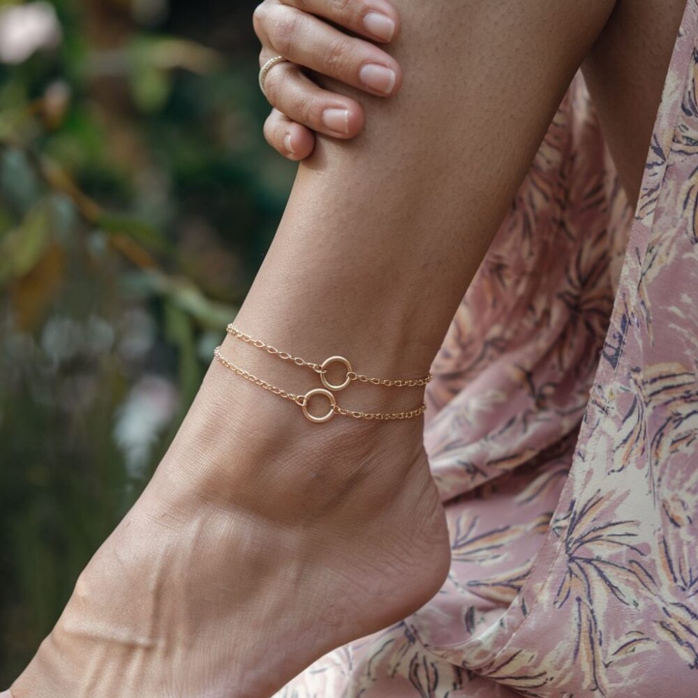 srebrna bransoletka z zawieszkami