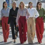 stylizacja z czerwonymi spodniami