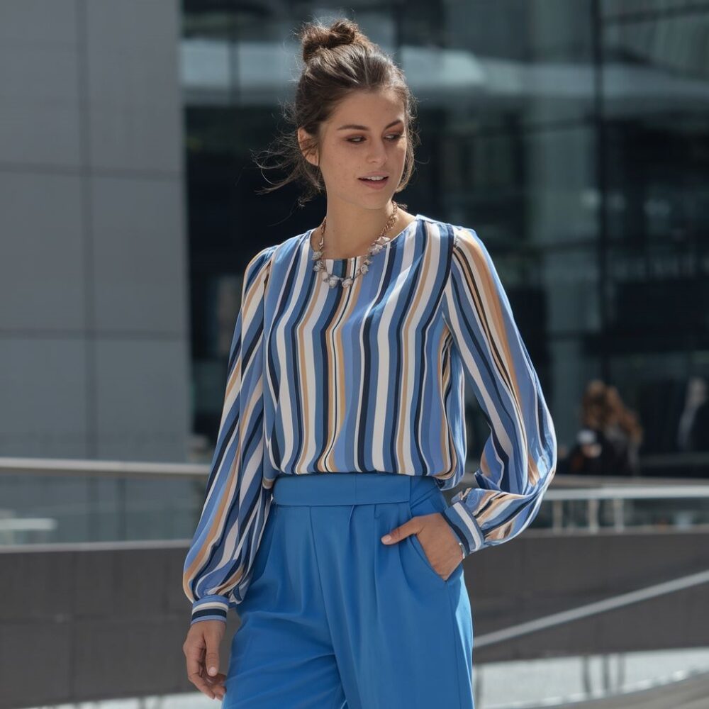 stylizacja z niebieskimi spodniami