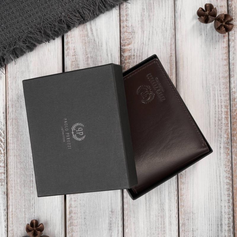 Portfel - niepozorny bohater pod choinką